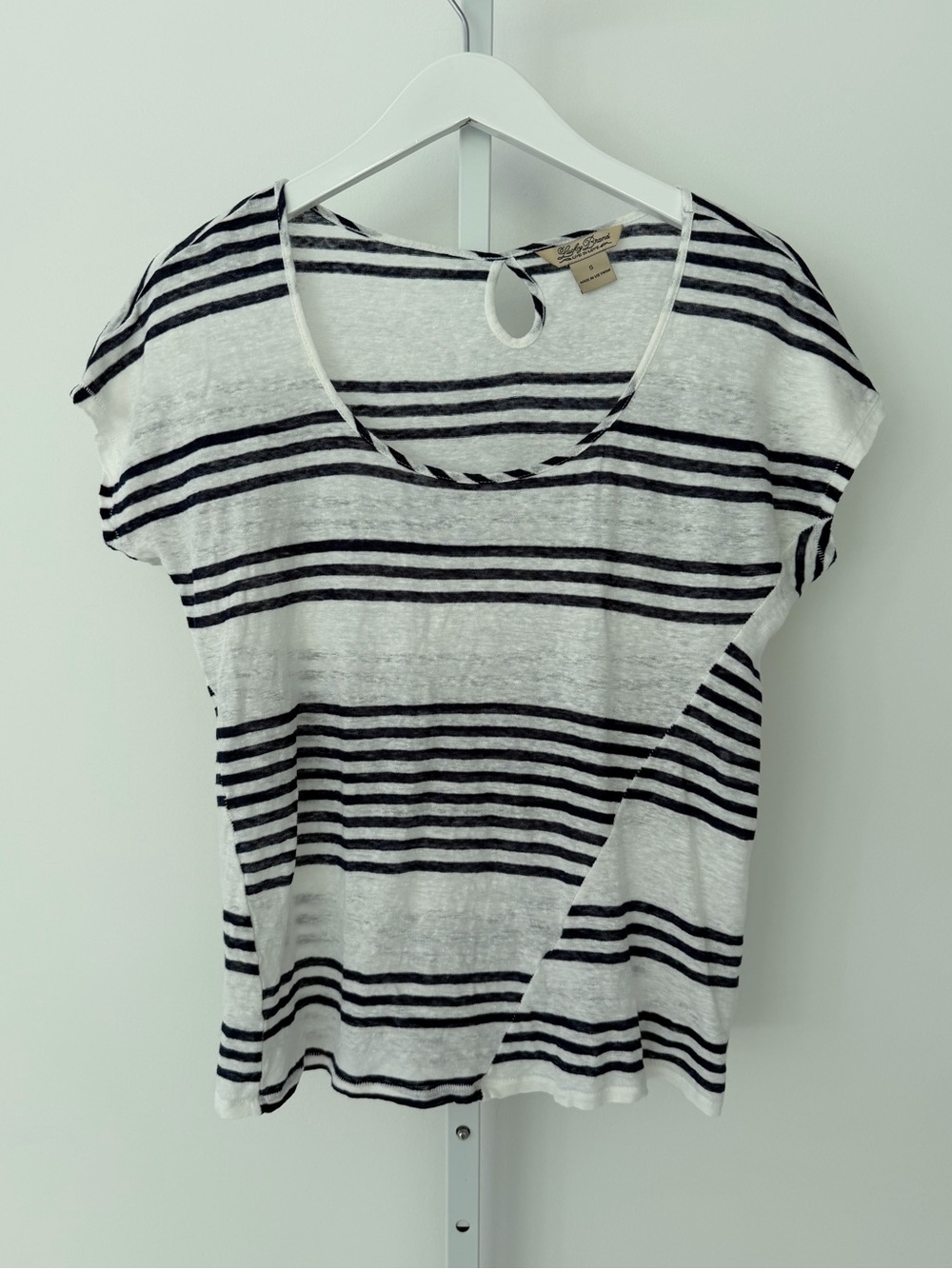 LUCKY BRAND WHITE AND NAVY BLUE STRIPE LINEN T-SHIRT SIZE S